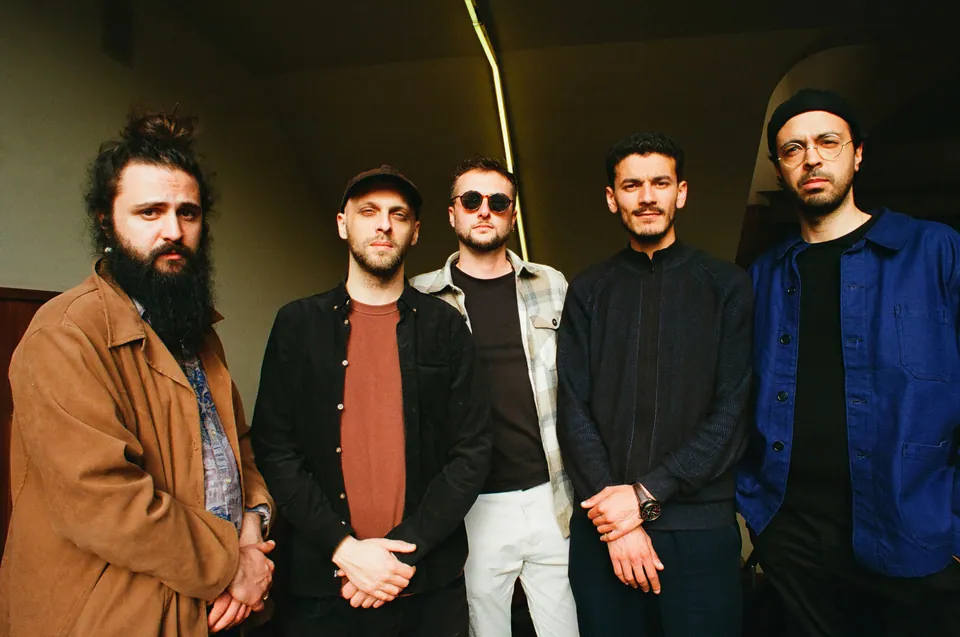 De gauche à droite : Diogo Q. Alexandre, Théo Zipper, Marvin Burlas, Wajdi Riahi, Akram Ben Romdhane